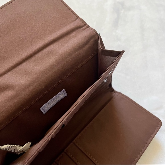 Claire’s Foldable Denim and Lace Wallet - Picture 4 of 6